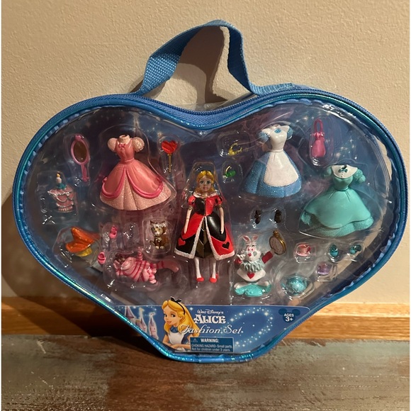 Vintage Alice in Wonderland Fashion Doll Disney Parks Exclusive NIP rare collect